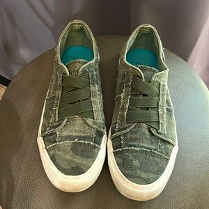 Blowfish Camo Marley Sneakers Size 9